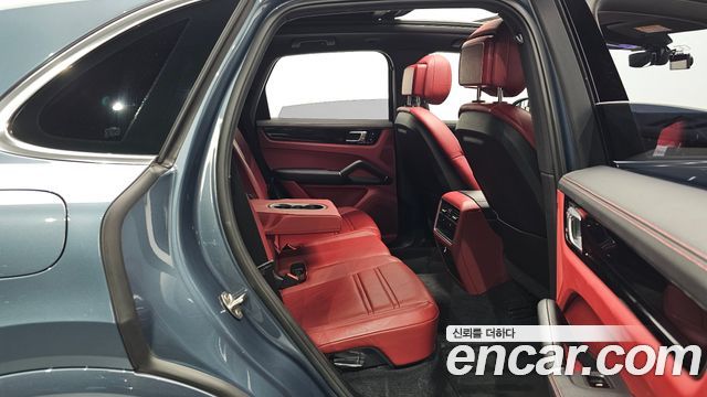 Porsche Cayenne 2019 — photo 17