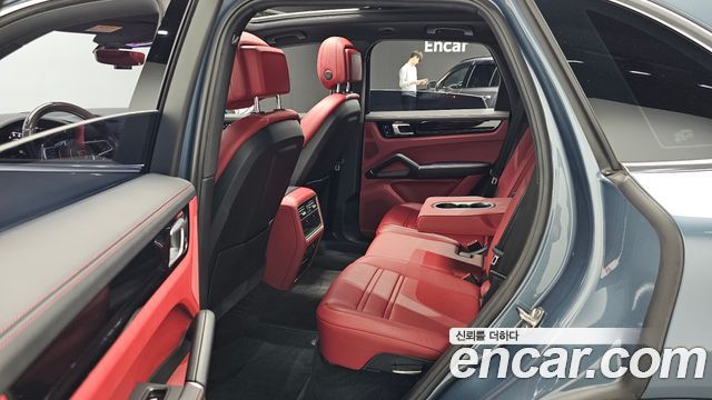 Porsche Cayenne 2019 — photo 18