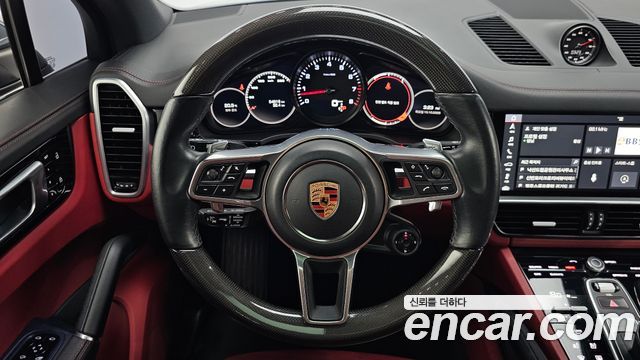 Porsche Cayenne 2019 — photo 19