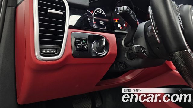Porsche Cayenne 2019 — photo 22