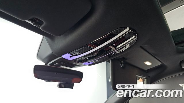 Porsche Cayenne 2019 — photo 23
