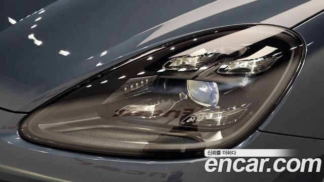 Porsche Cayenne 2019 — photo 8