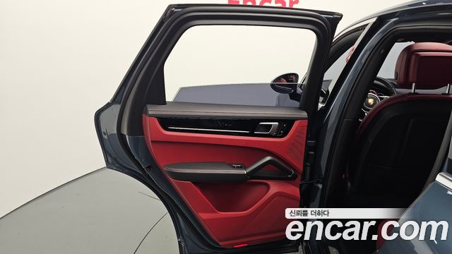 Porsche Cayenne 2019 — photo 15