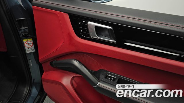 Porsche Cayenne 2019 — photo 35