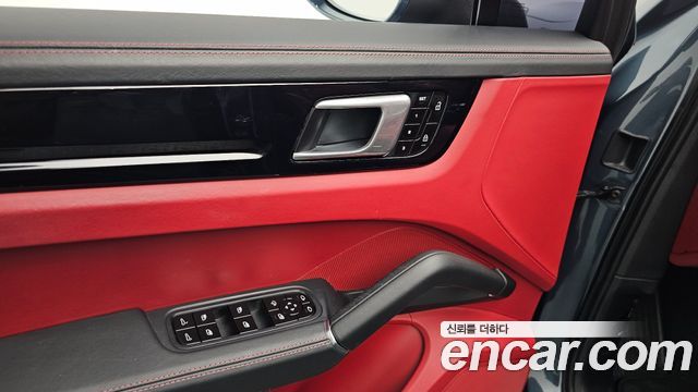 Porsche Cayenne 2019 — photo 36