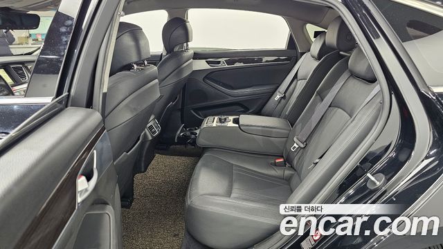Genesis G80 2017 — photo 17