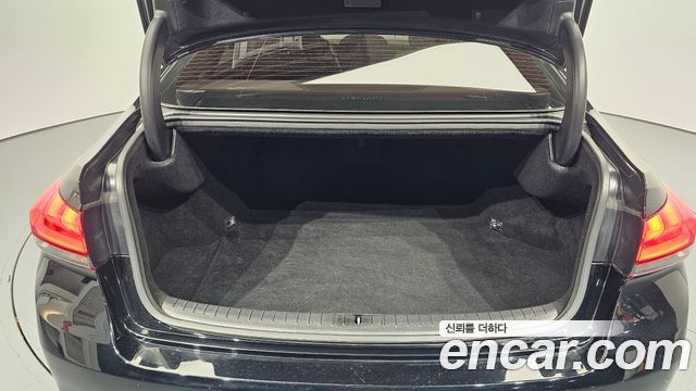 Genesis G80 2017 — photo 26