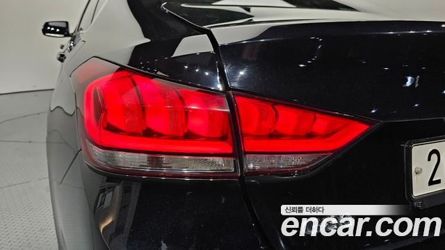Genesis G80 2017 — photo 9