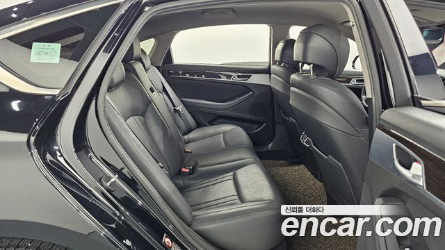 Genesis G80 2017 — photo 16