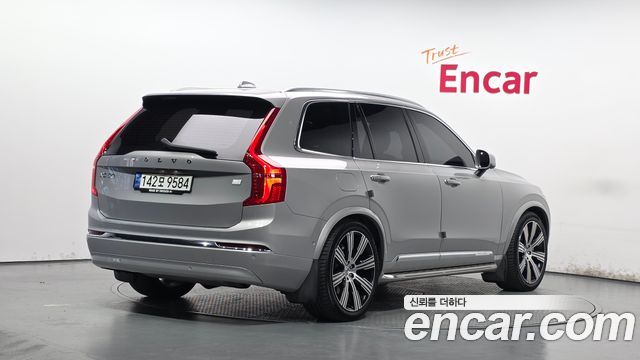 Volvo XC90 2023 — photo 2