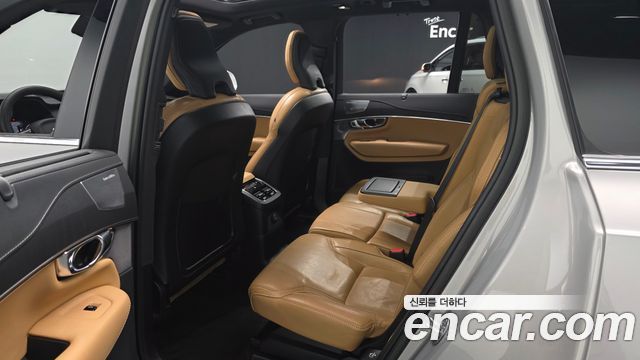 Volvo XC90 2023 — photo 17