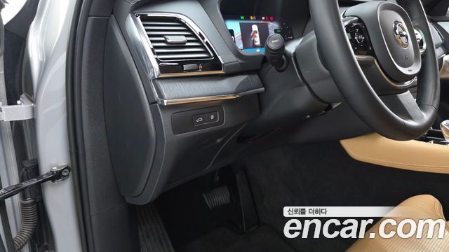 Volvo XC90 2023 — photo 19