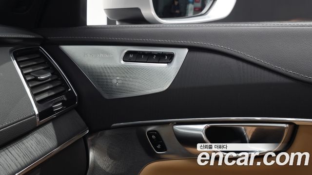 Volvo XC90 2023 — photo 29
