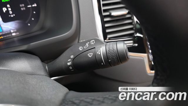 Volvo XC90 2023 — photo 38