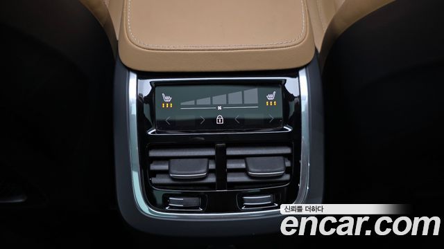 Volvo XC90 2023 — photo 39