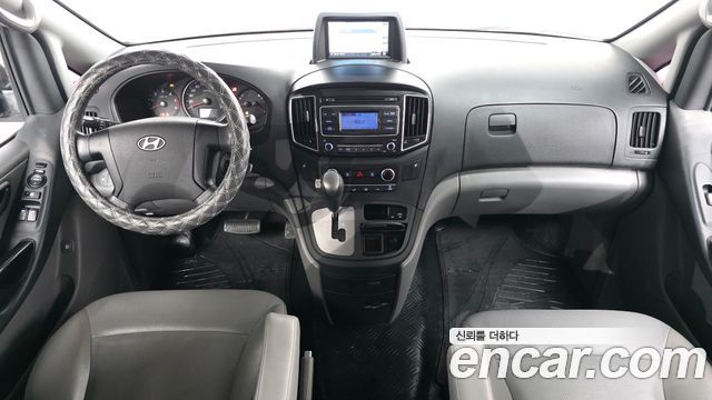 Hyundai Starex 2017 — photo 10