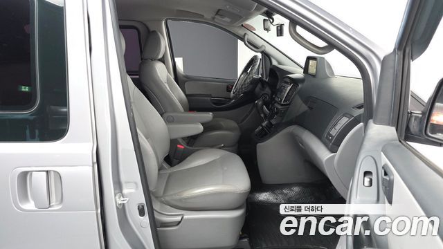 Hyundai Starex 2017 — photo 17