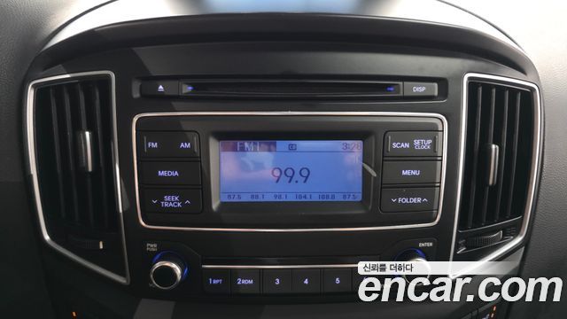 Hyundai Starex 2017 — photo 22