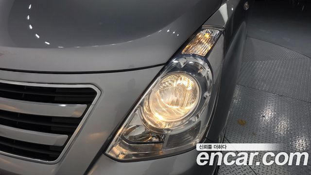 Hyundai Starex 2017 — photo 8