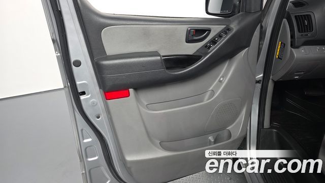 Hyundai Starex 2017 — photo 14