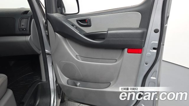 Hyundai Starex 2017 — photo 15