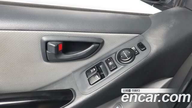 Hyundai Starex 2017 — photo 28