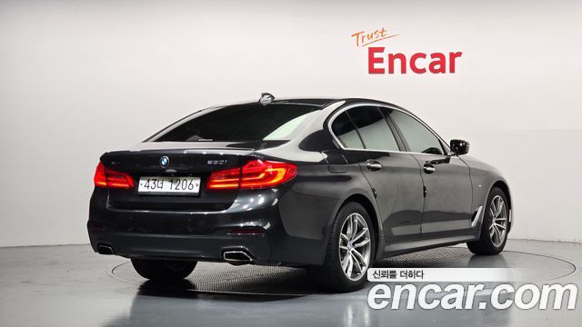 BMW 5-Series 2018 — photo 2