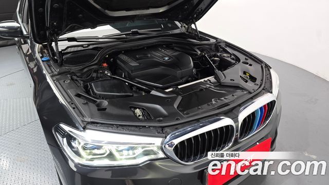 BMW 5-Series 2018 — photo 6