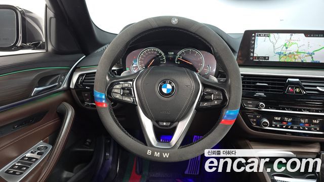 BMW 5-Series 2018 — photo 12