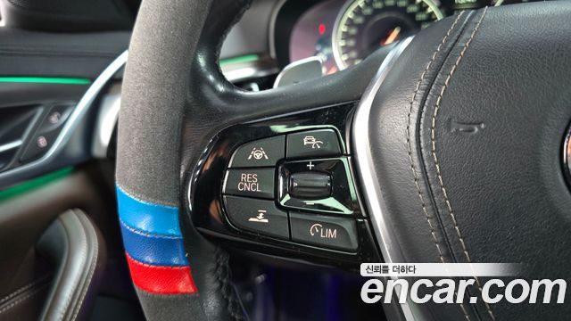BMW 5-Series 2018 — photo 15