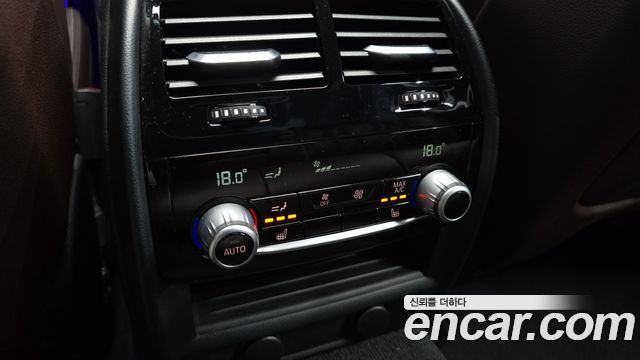 BMW 5-Series 2018 — photo 18