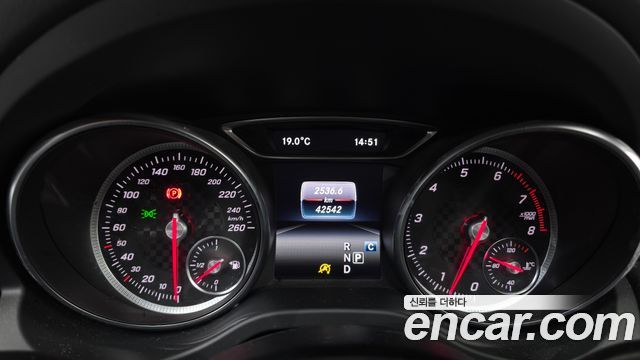 Mercedes-Benz A-Class 2018 — photo 11