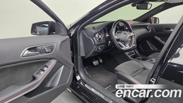 Mercedes-Benz A-Class 2018 — photo 13