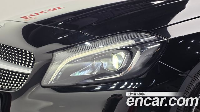 Mercedes-Benz A-Class 2018 — photo 8