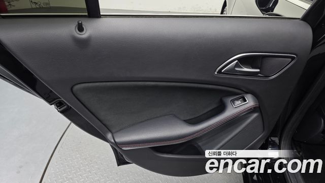 Mercedes-Benz A-Class 2018 — photo 15