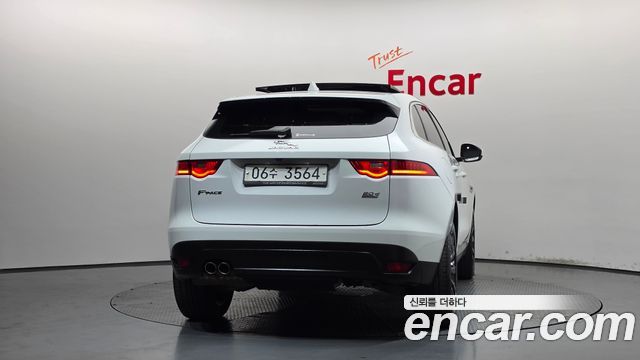 Jaguar F-PACE 2018 — photo 4