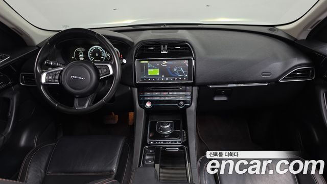 Jaguar F-PACE 2018 — photo 7