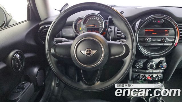 Mini Cooper 2015 — photo 13