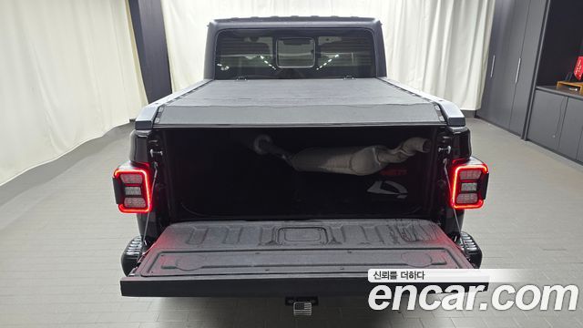 Jeep Gladiator 2021 — photo 27