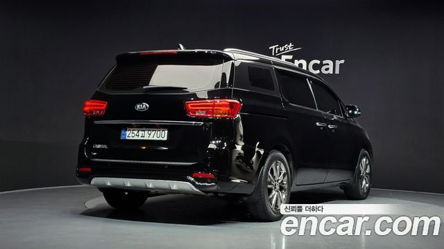 Kia Canival 2020 — photo 2