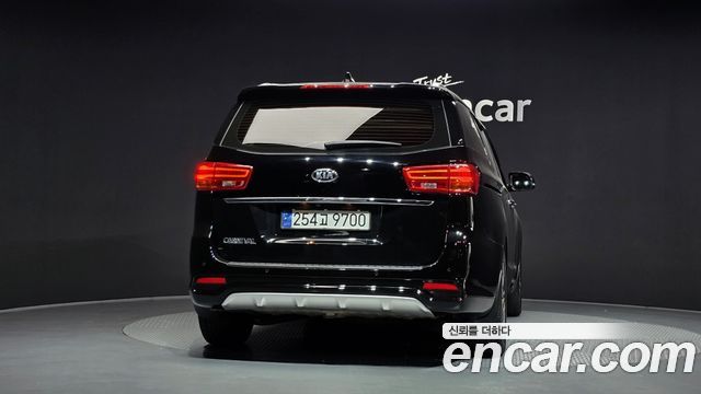 Kia Canival 2020 — photo 4
