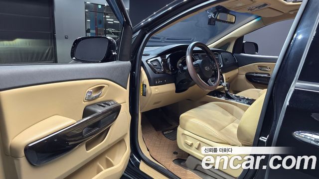 Kia Canival 2020 — photo 10