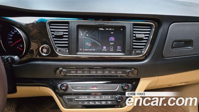 Kia Canival 2020 — photo 14