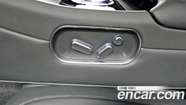 Genesis G90 2022 — photo 36