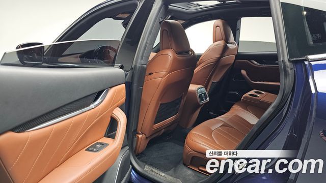 Maserati Levante 2019 — photo 18