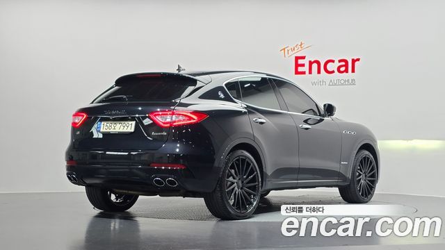 Maserati Levante 2021 — photo 2