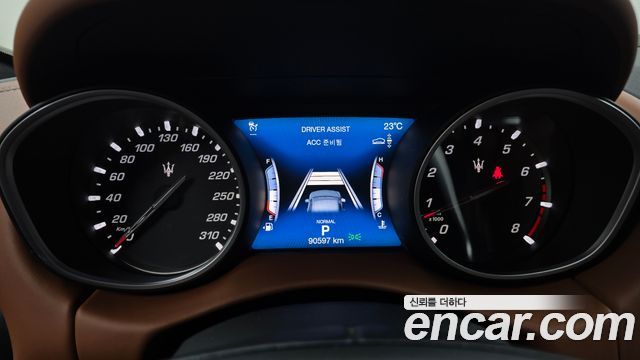 Maserati Levante 2021 — photo 11