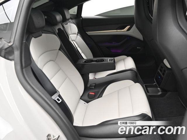 Porsche Taycan 2025 — photo 12