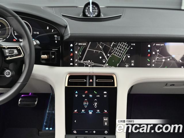 Porsche Taycan 2025 — photo 14