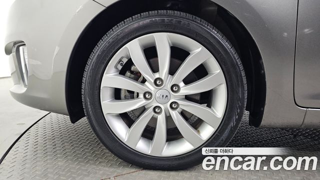 Kia Carens 2014 — photo 5